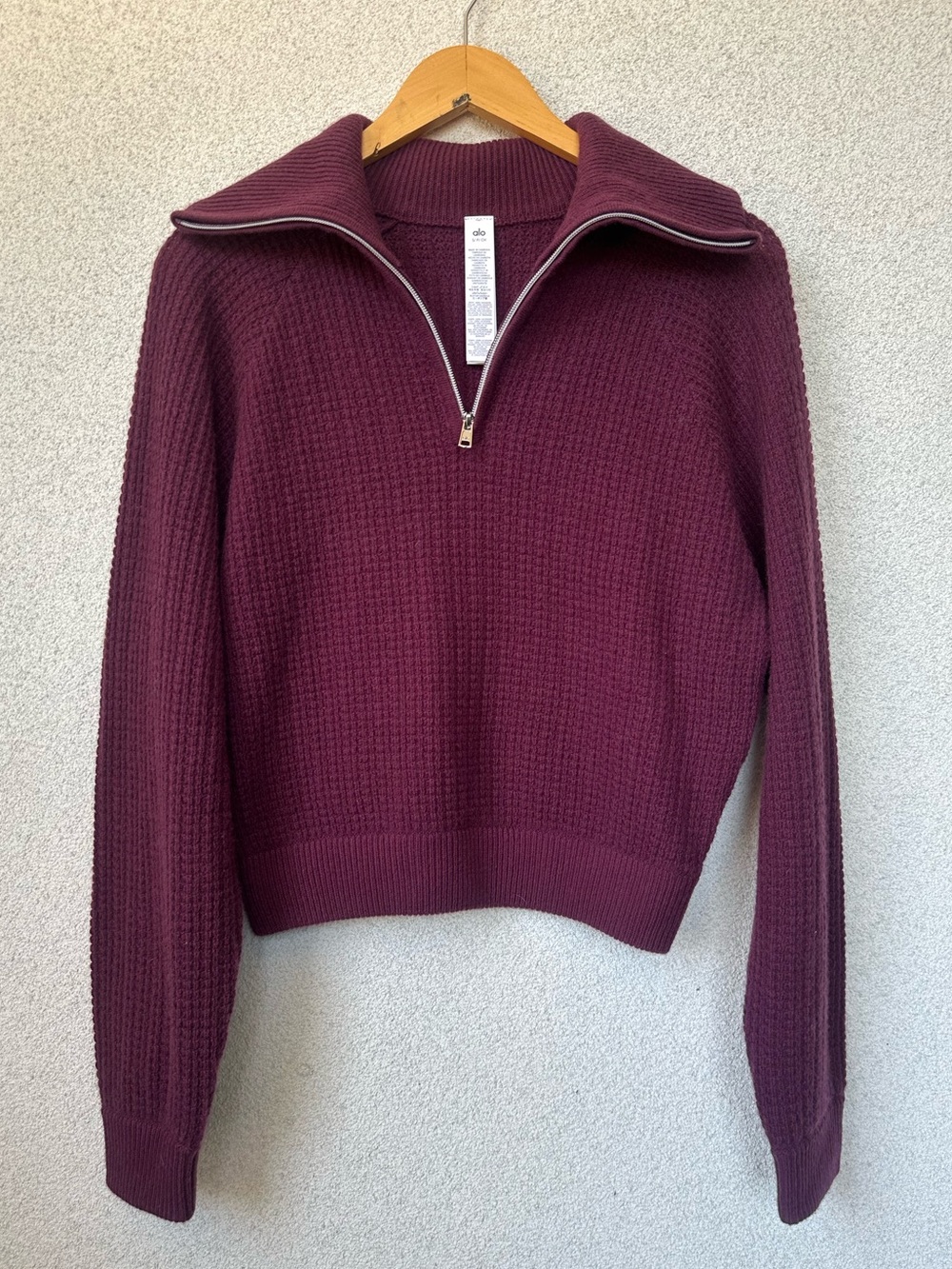 Alo Yoga Cashmere Plush Waffle 1/4 Zip Pullover Burgundy Sweater, Size Small